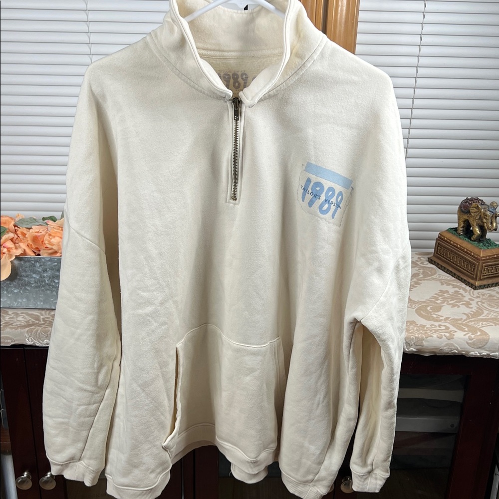 TAYLOR SWIFT WE FOUND WONDERLAND QUARTER ZIP PULLOVER 2XL - Picture 4 of 9